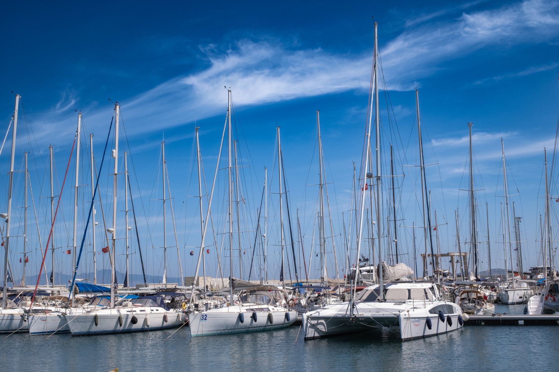 Airlie Beach Provisioning and the Sail Out to Whitsunday Island