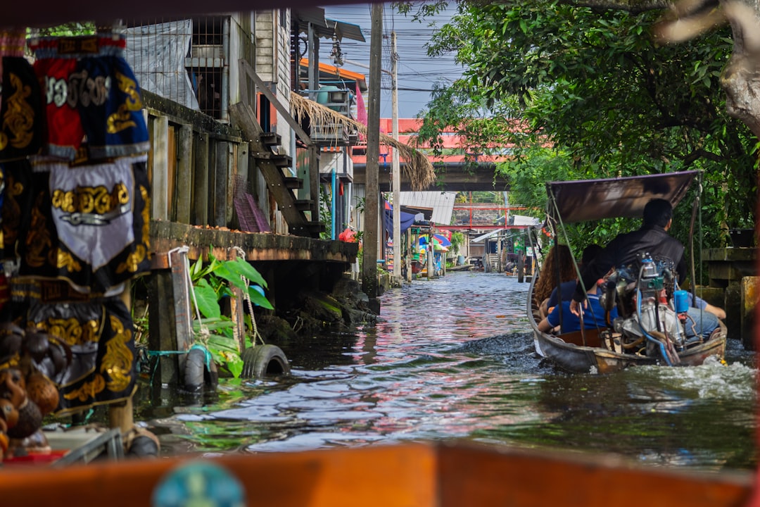 A Longtail Boat Through the Thonburi Khlongs