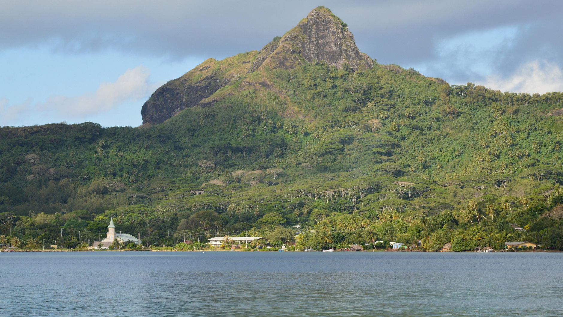 Mount Otemanu by 4x4 and a Slow Final Evening