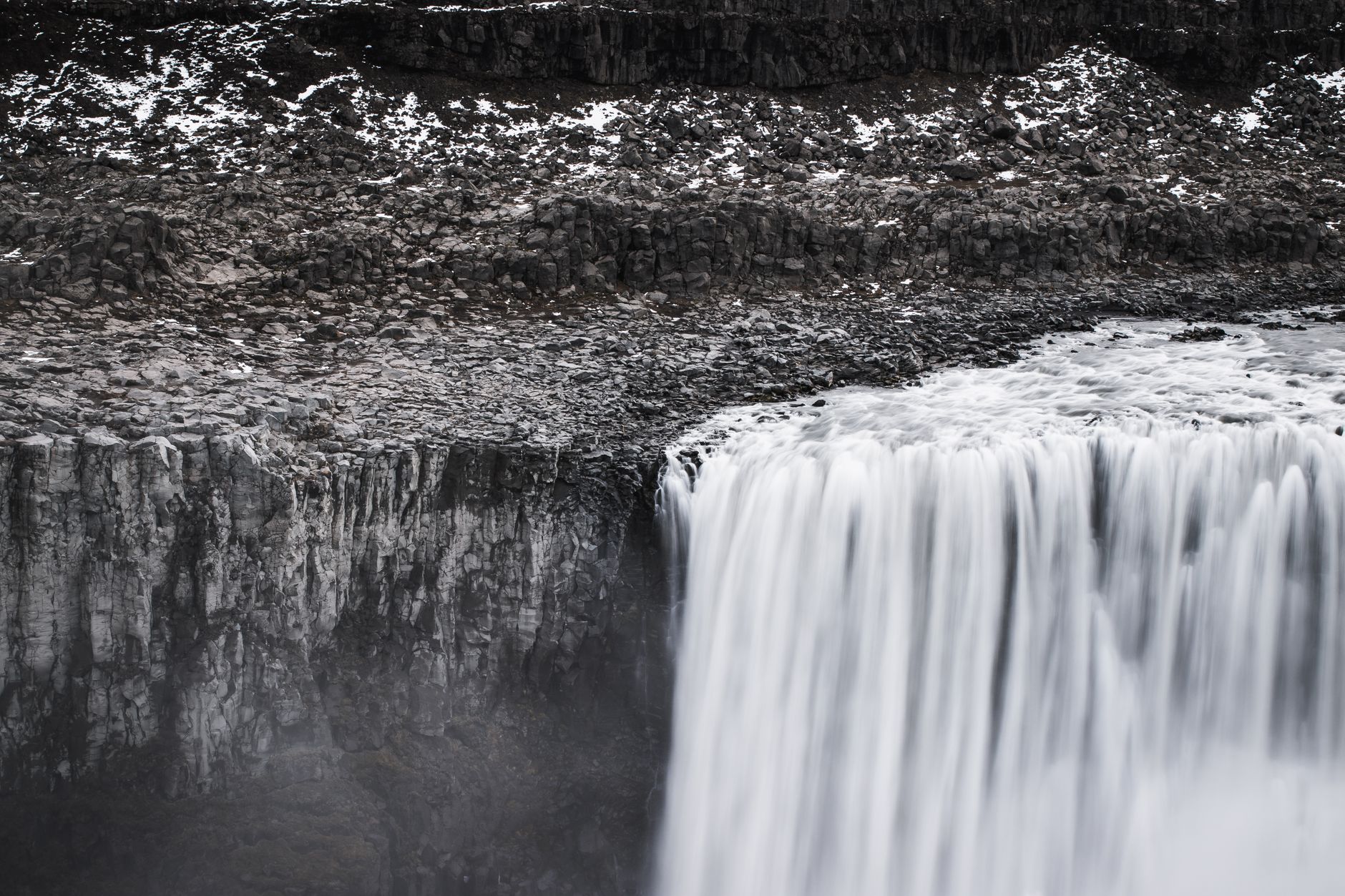 Mývatn's geothermal fields and the roar of Dettifoss