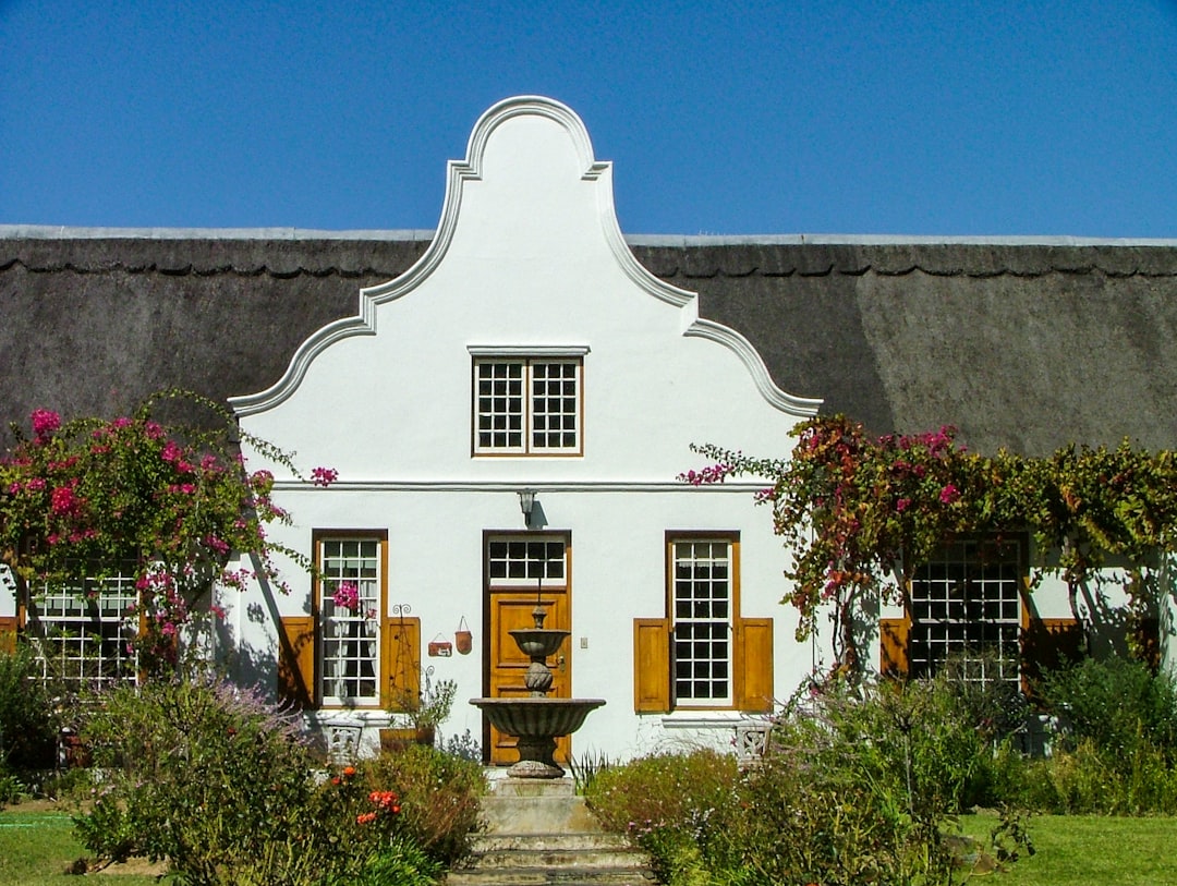 Settling In: Dorp Street and a First Lunch