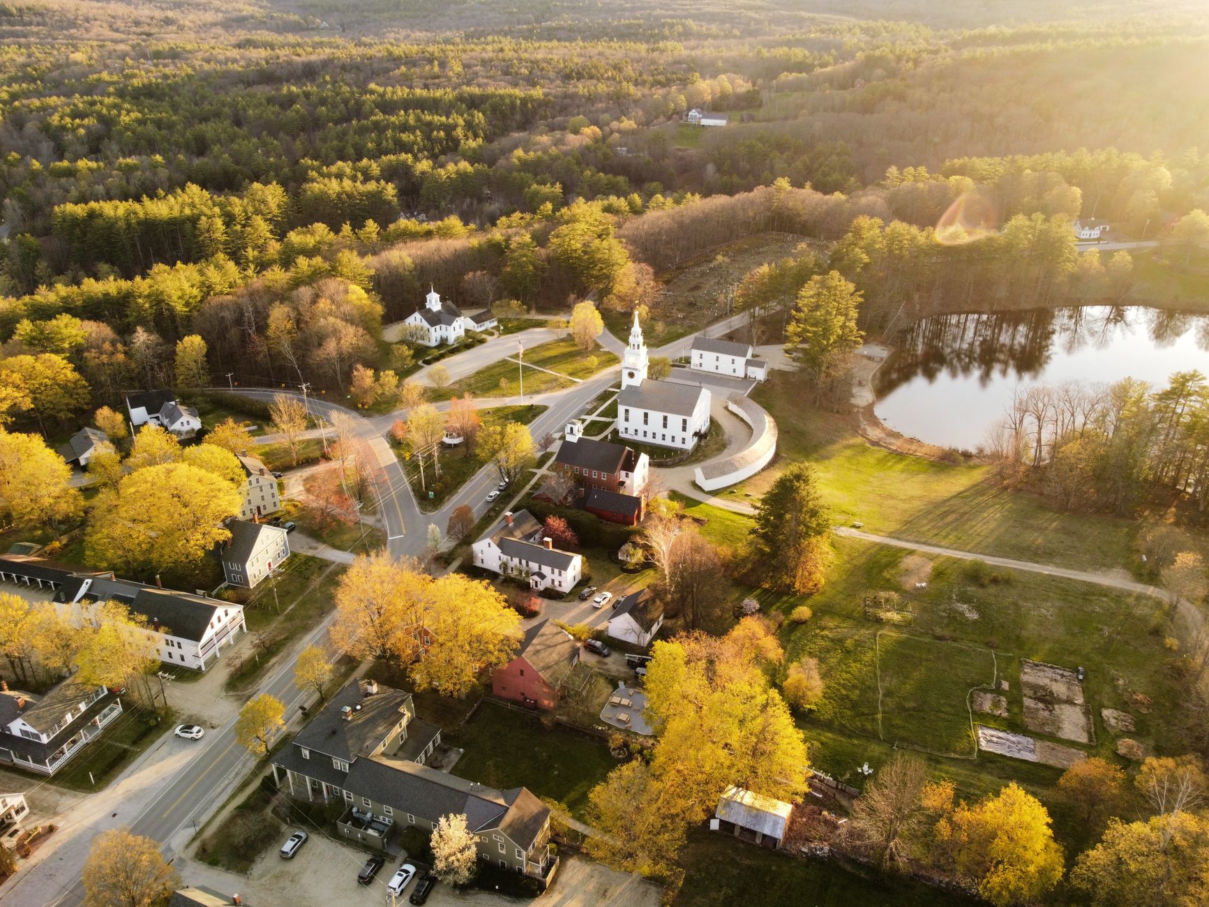 Downtown North Conway offers farmstands, galleries, and restaurants as foliage base camps—a place to rest between drives and buy local provisions.