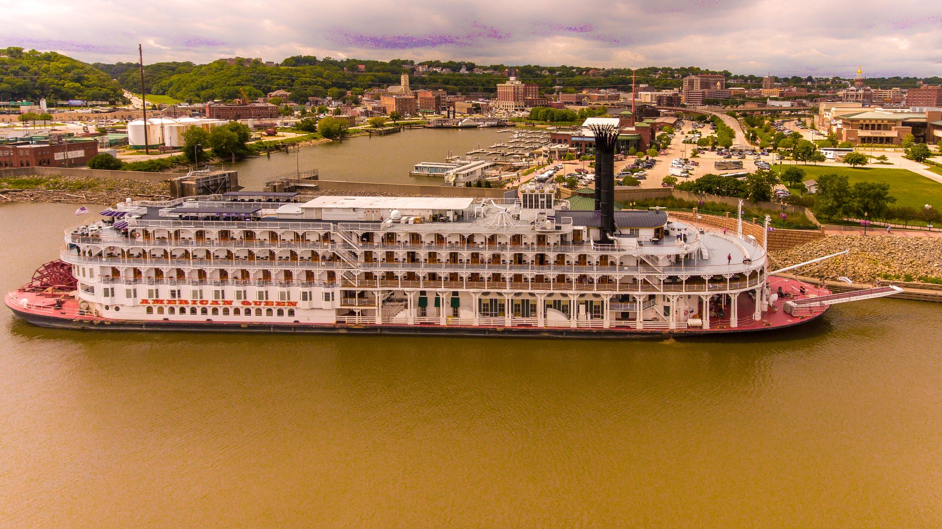 Dubuque's Bluffs and the National Eagle Center