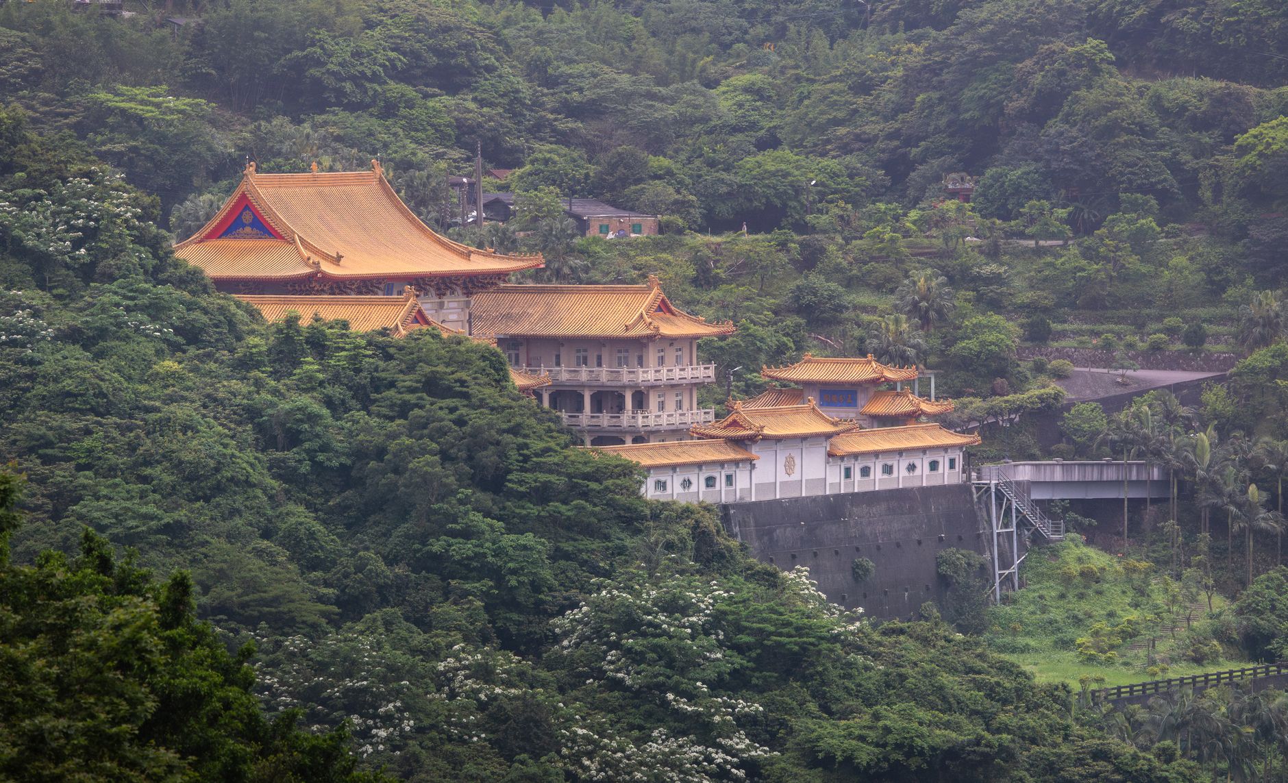 Fengdu's Underworld Shrines and the Rock-Top Pagoda at Shibaozhai
