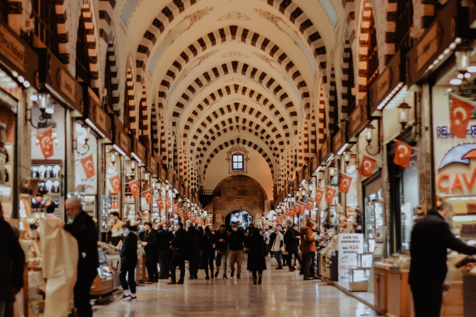 Navigate the Grand Bazaar and Spice Bazaar on Foot