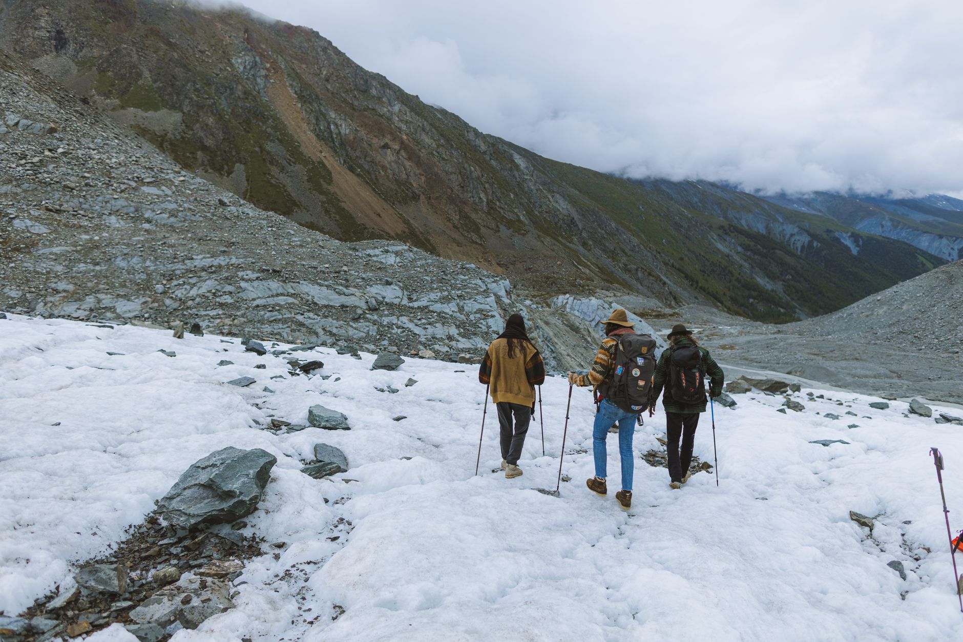 Hikers crossing Shackleton Gap, the saddle the Endurance party scrambled over in May 1916.