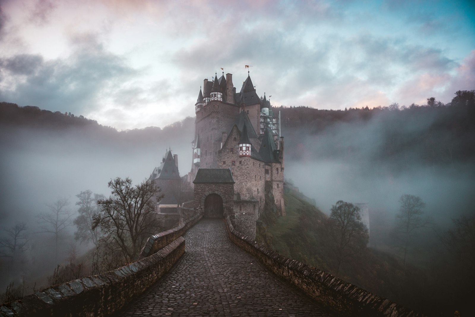 Marksburg Castle above Braubach, the only Mittelrhein fortress never destroyed or rebuilt.