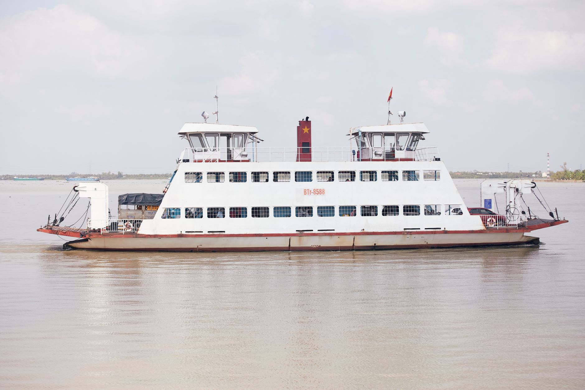 Crossing Nations by River at Vinh Xuong-Kaam Samnor