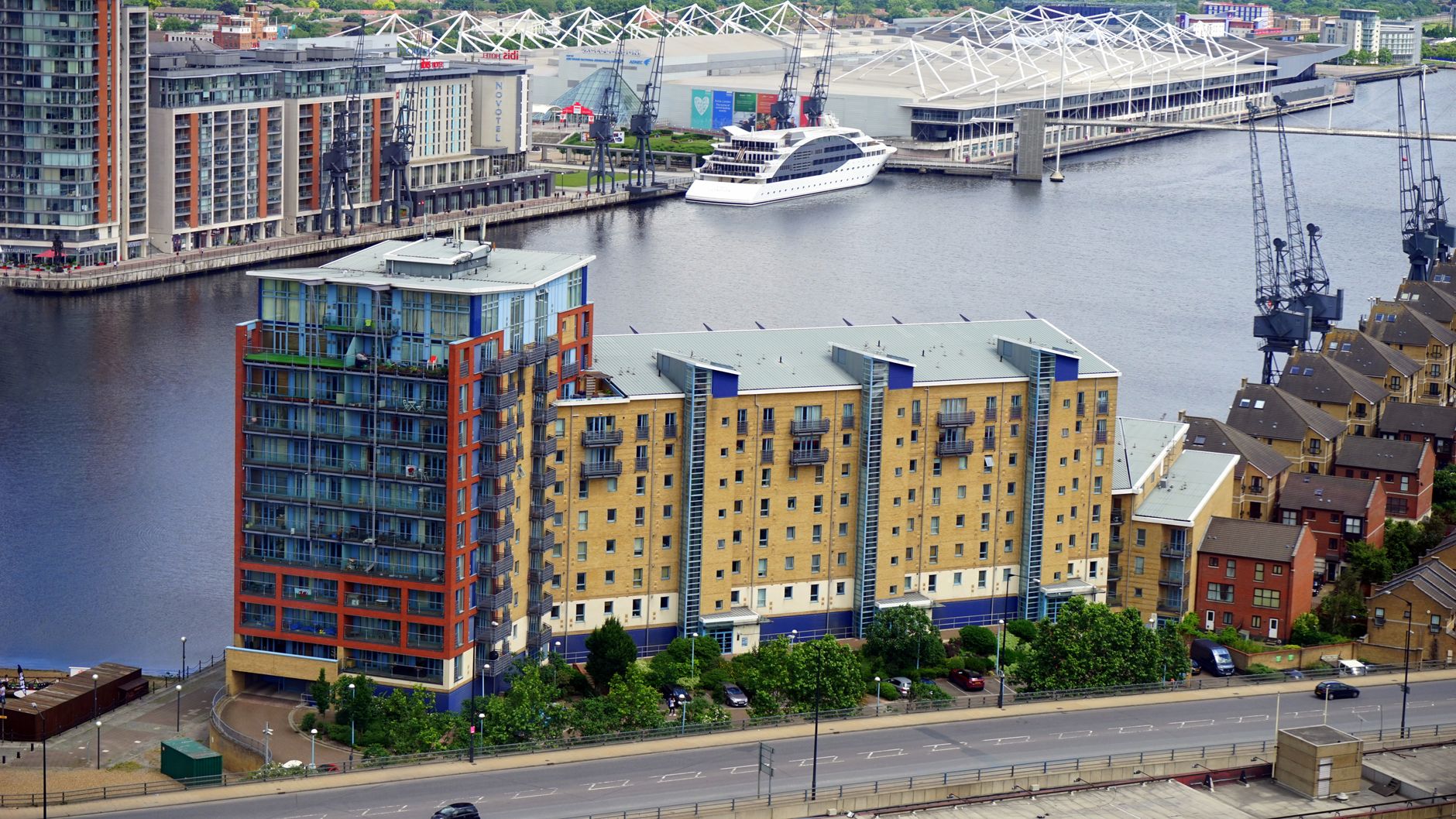 Docklands Deep Dive, with a Rainy-Day Backup Built In