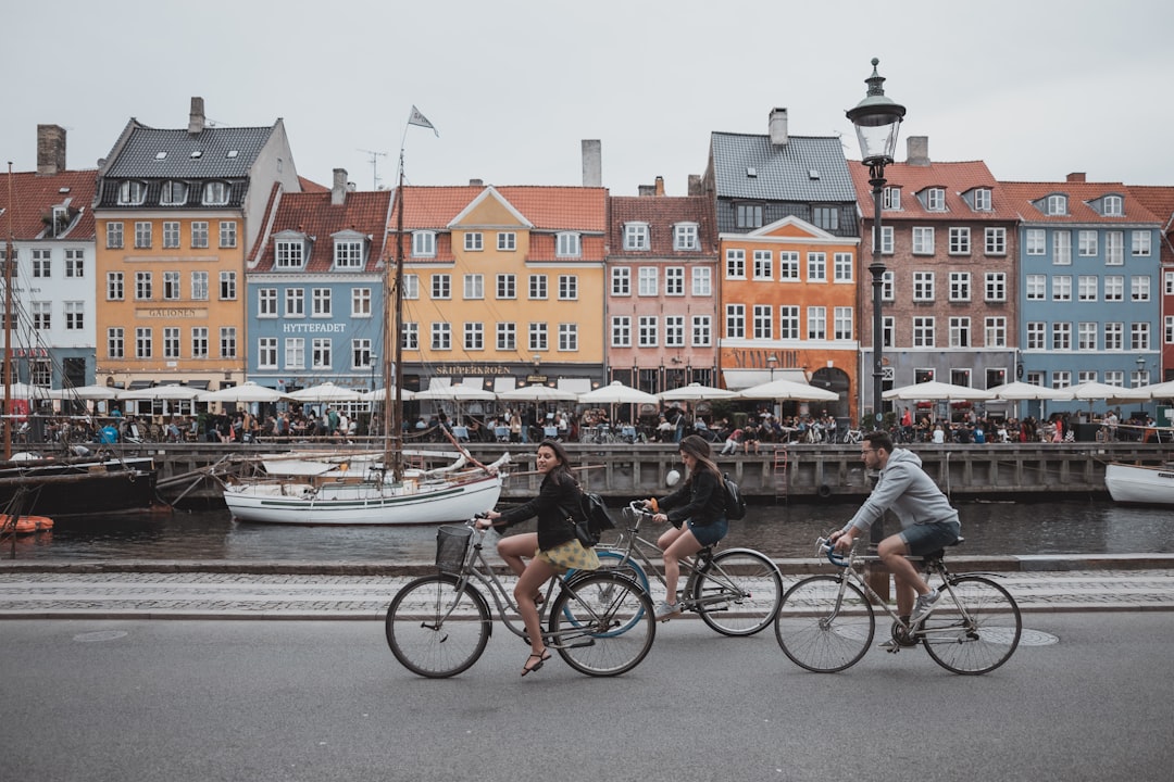 Nyhavn to Amalienborg Palace