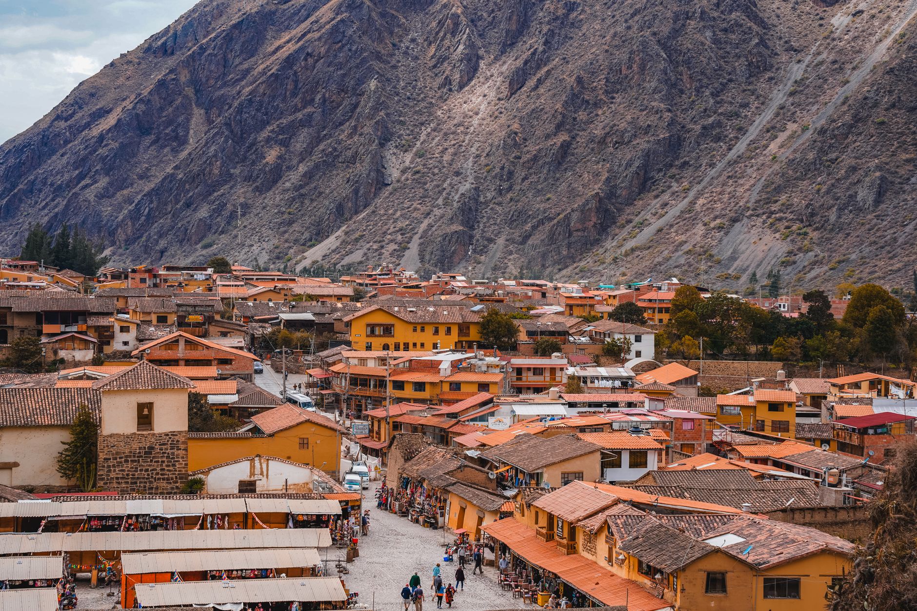 Ollantaytambo's Living Fortress