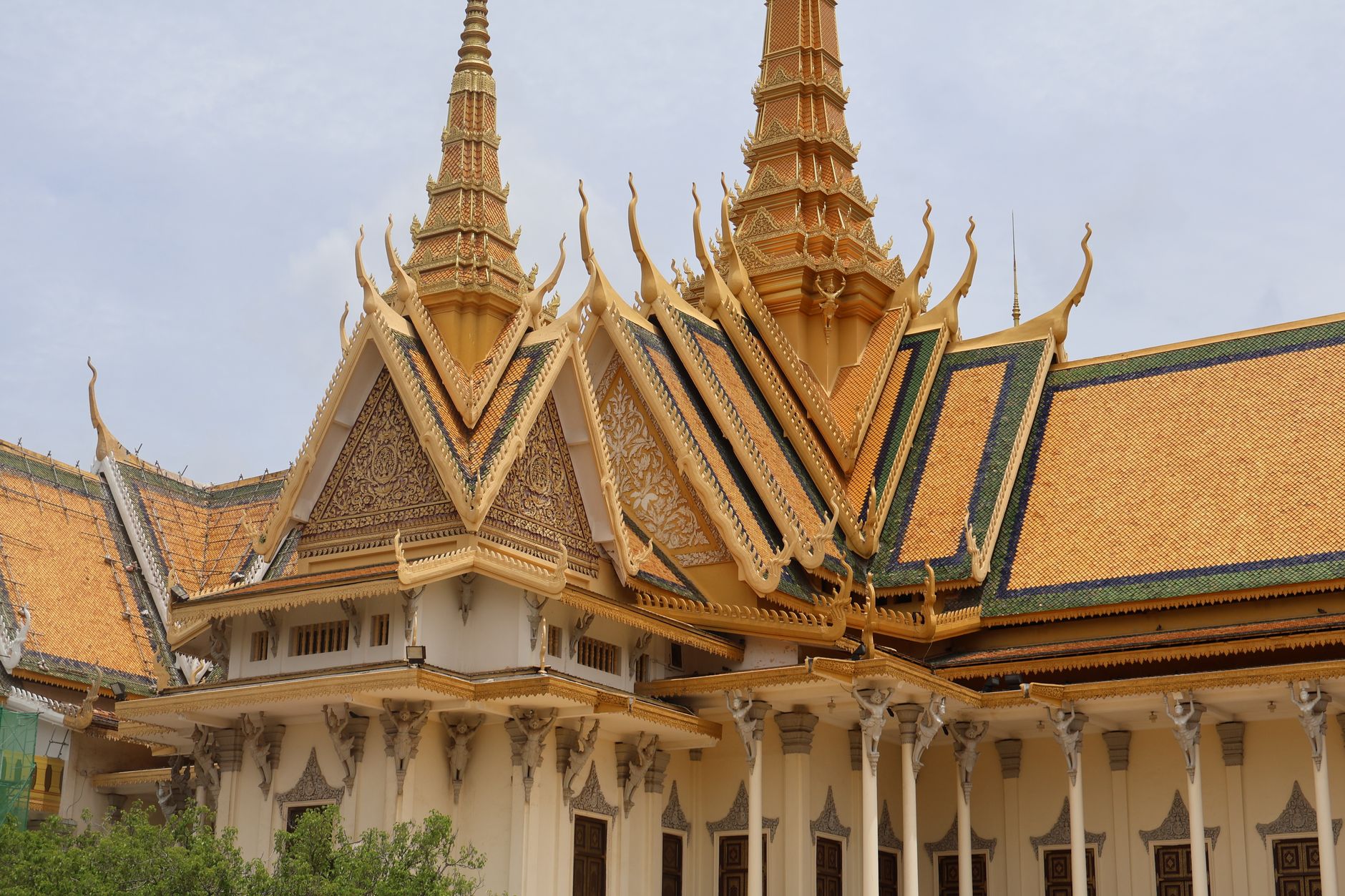 Phnom Penh's Royal Palace, Silver Pagoda and Killing Fields