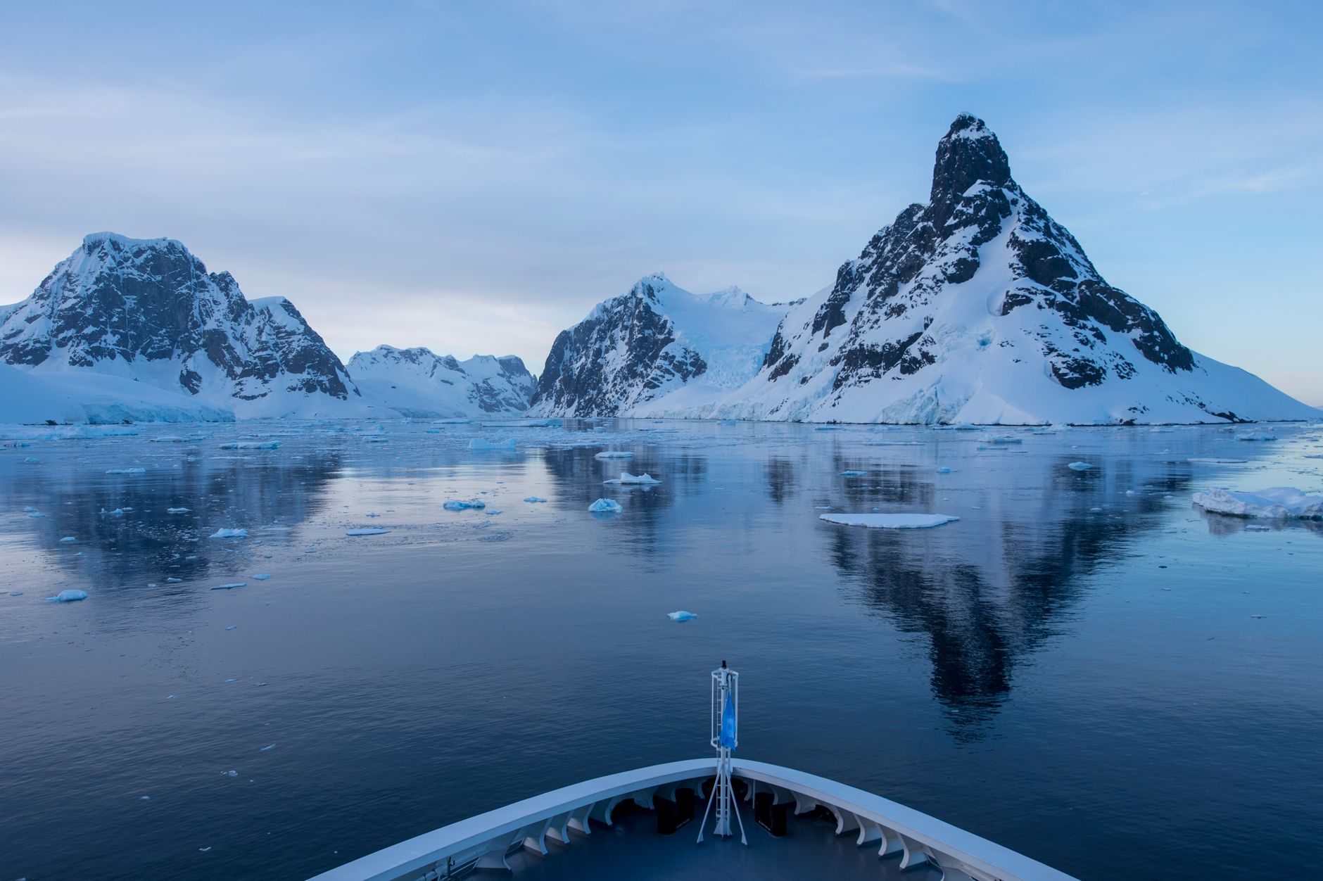 Spring light stretches long over the Peninsula, giving captains flexibility on when to attempt the Lemaire transit.