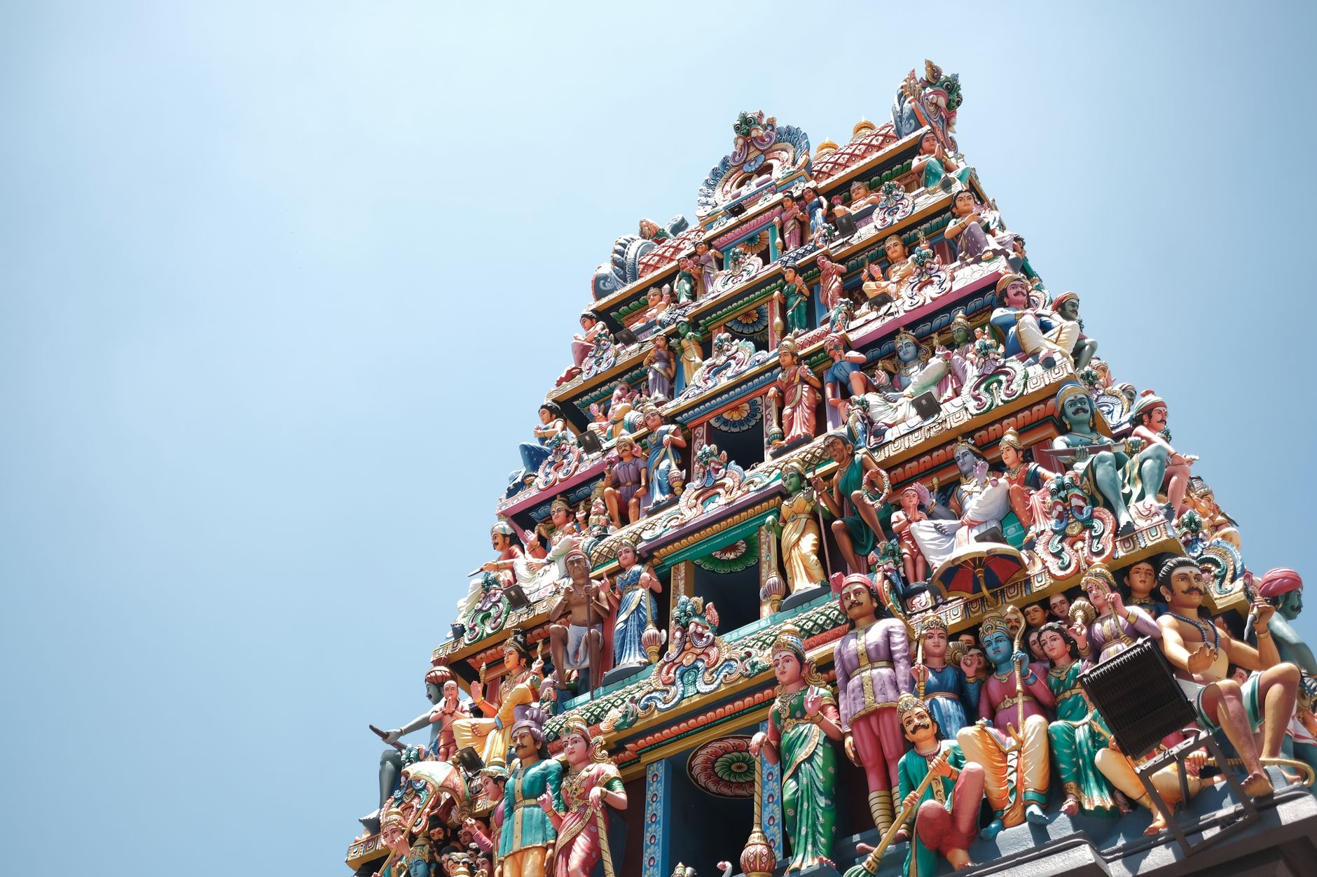 Chinatown's Temples and Streets, Slowly, on Foot