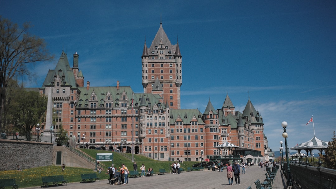 Arrival Along Terrasse Dufferin and a First Taste of Vieux-Québec