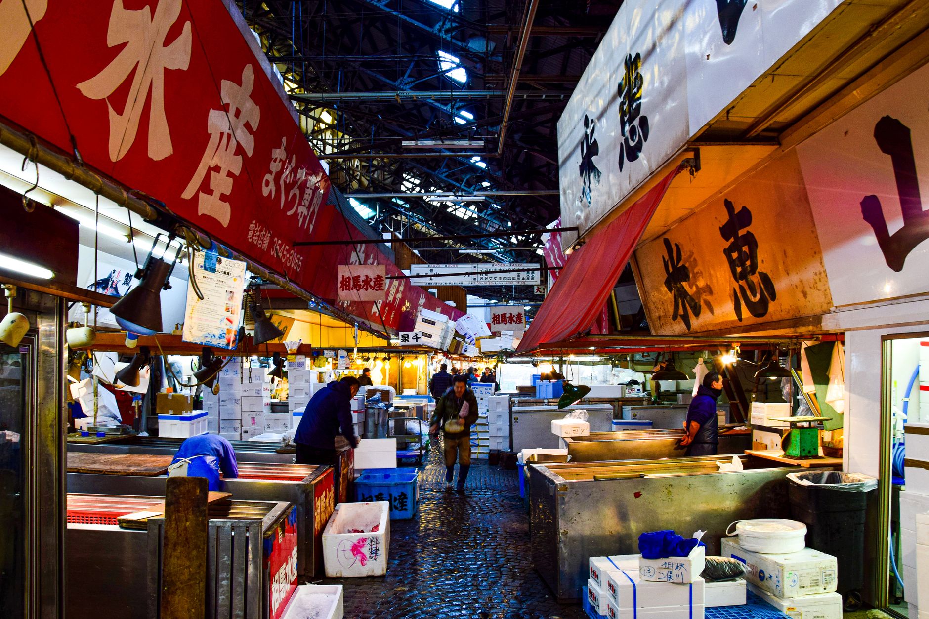 Eat Your Way Through Tsukiji Outer Market Before 9am