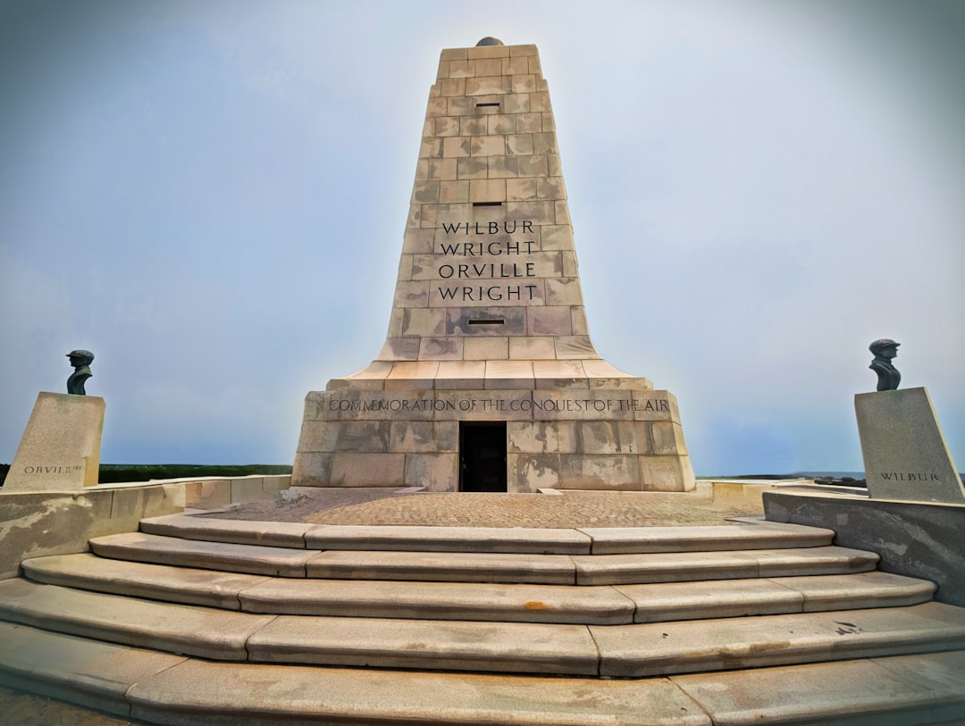 Nags Head and Roanoke Island: Dunes, Flight History, and Elizabethan Gardens