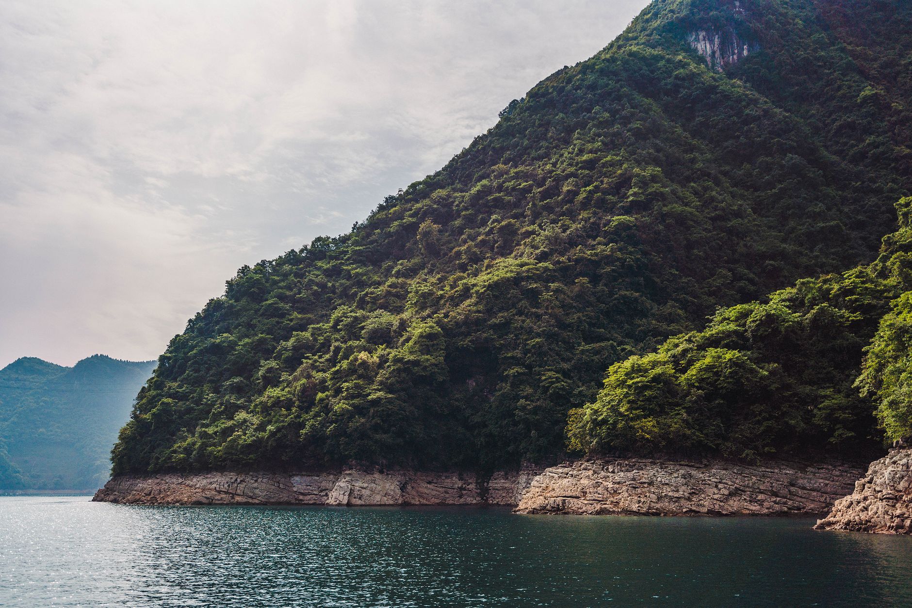 Xiling Gorge's Long Calm and Disembarking at Yichang